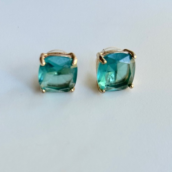 Glass Cube Parrot Green Stud Earrings - Picture 1 of 3